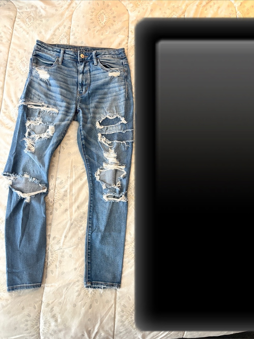 American Eagle Outfitters Light Blue Distressed Skinny Jeans